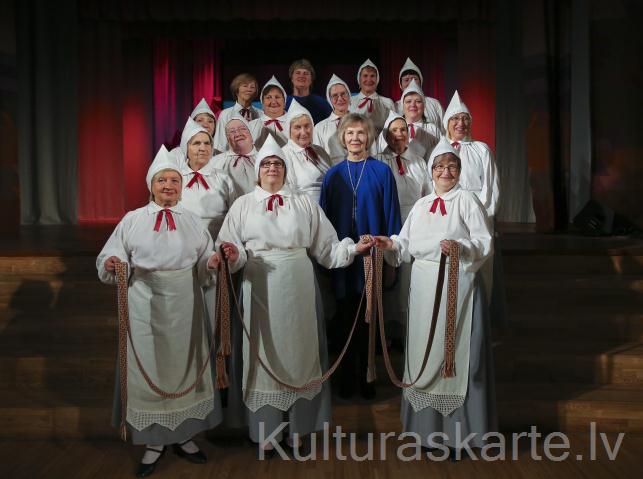 Rojas KC senioru dāmu deju kopa "Gaspažiņas"